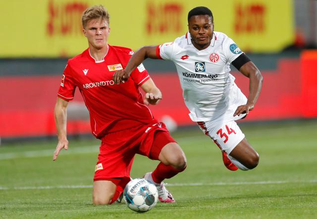 决战星期四：懂球帝3-2绝杀阿里巴巴，云龙客串门将两次失误送礼