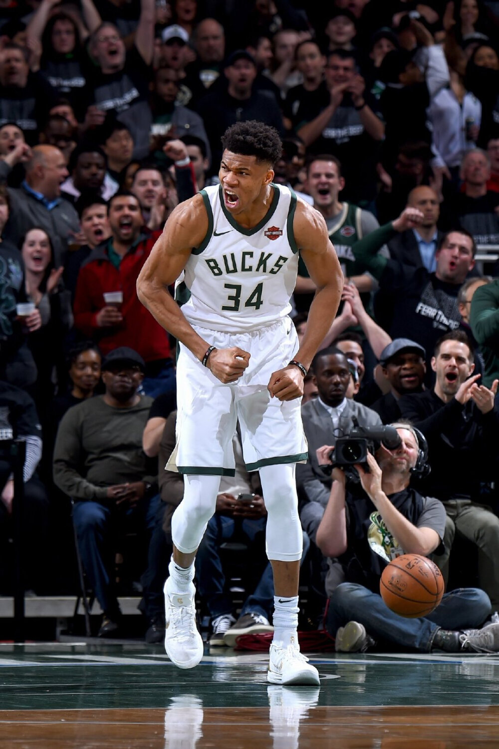 花样滑冰——全国锦标赛：冰舞韵律舞赛况(2)＂