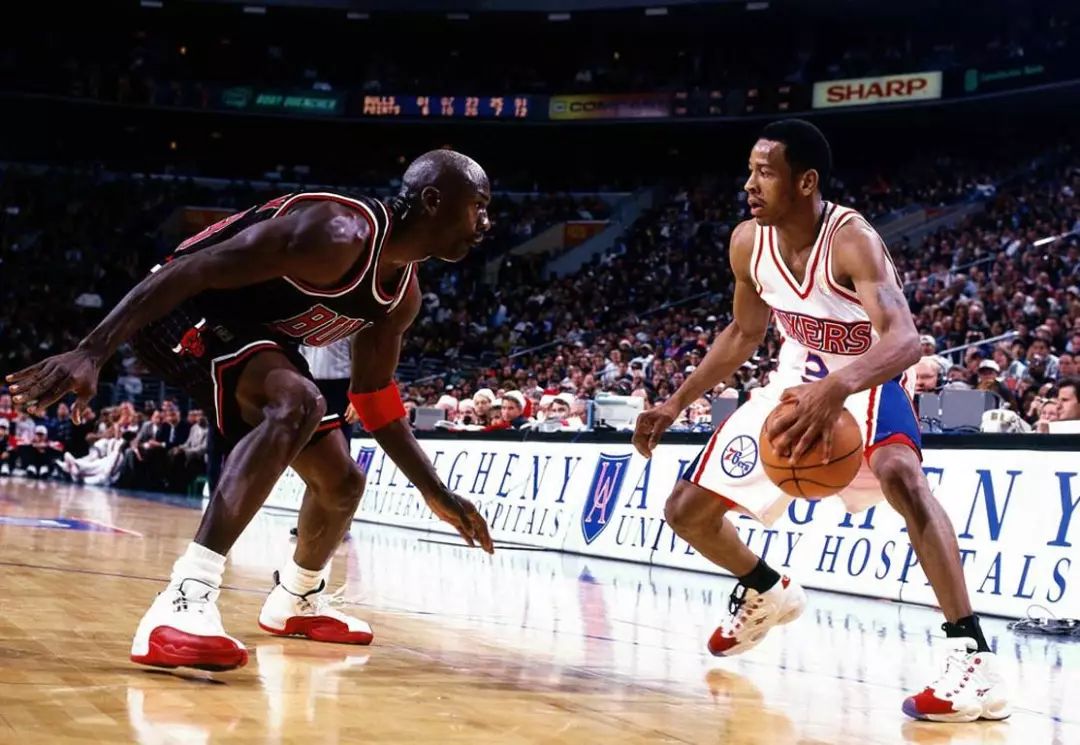 巴西女排3-2险胜日本队，晋级世联赛决赛，与意大利队争夺冠军